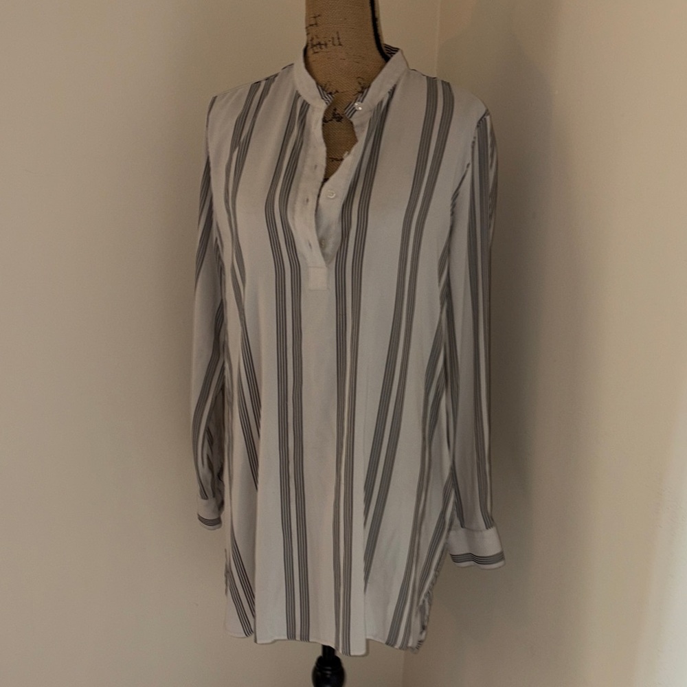 Women's White and Navy Striped Tunic Blouse - Picture 3 of 6